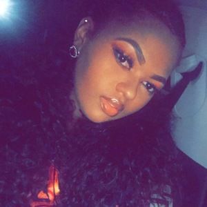 Meet your Posher, Shania